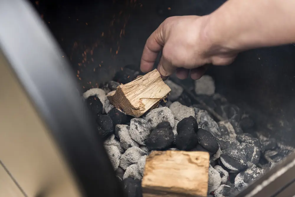 4OKJ---lifestyle-1803-1382-longhorn---combo---firebox---wood---chunk-(1)