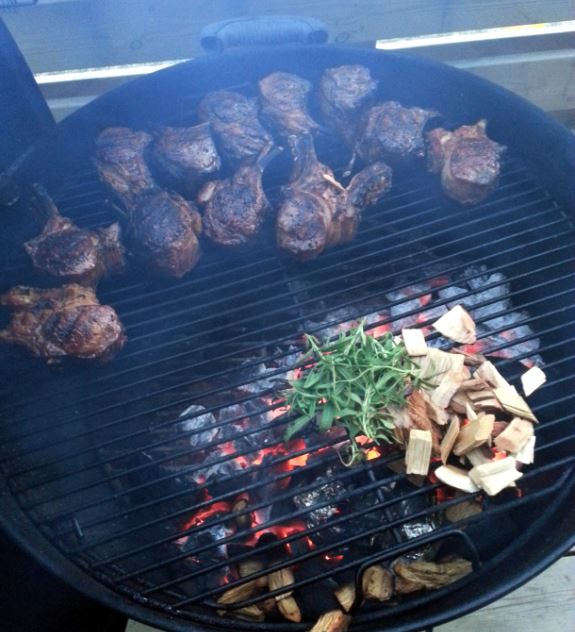 How to smoke on the Green Hills Kettle Grill & Smoker XBBQ Grill Vietnam