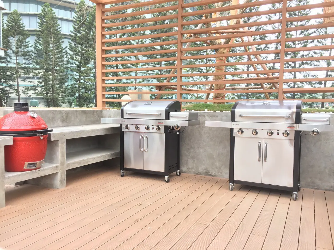 bep-nuong-gom-kamado-joe-va-char-broil-cho-khu-khach-san-cao-cap