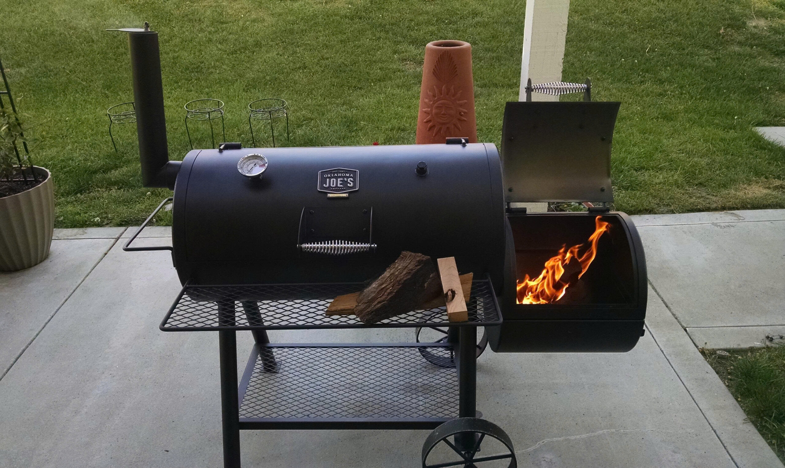 Lò xông khói Oklamhoma Joe's