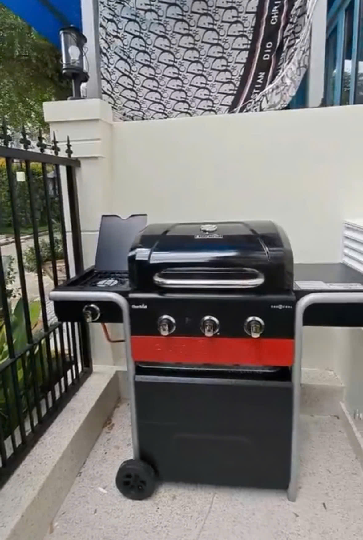 Bếp nướng Char-Broil combo than & gas nhỏ gọn