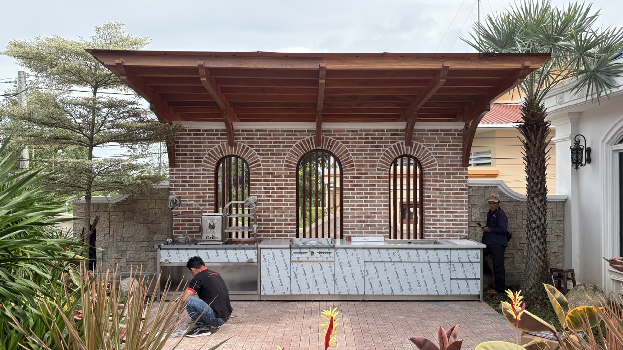 Hệ bếp nướng ngoài trời đang trong quá trình hoàn thiện