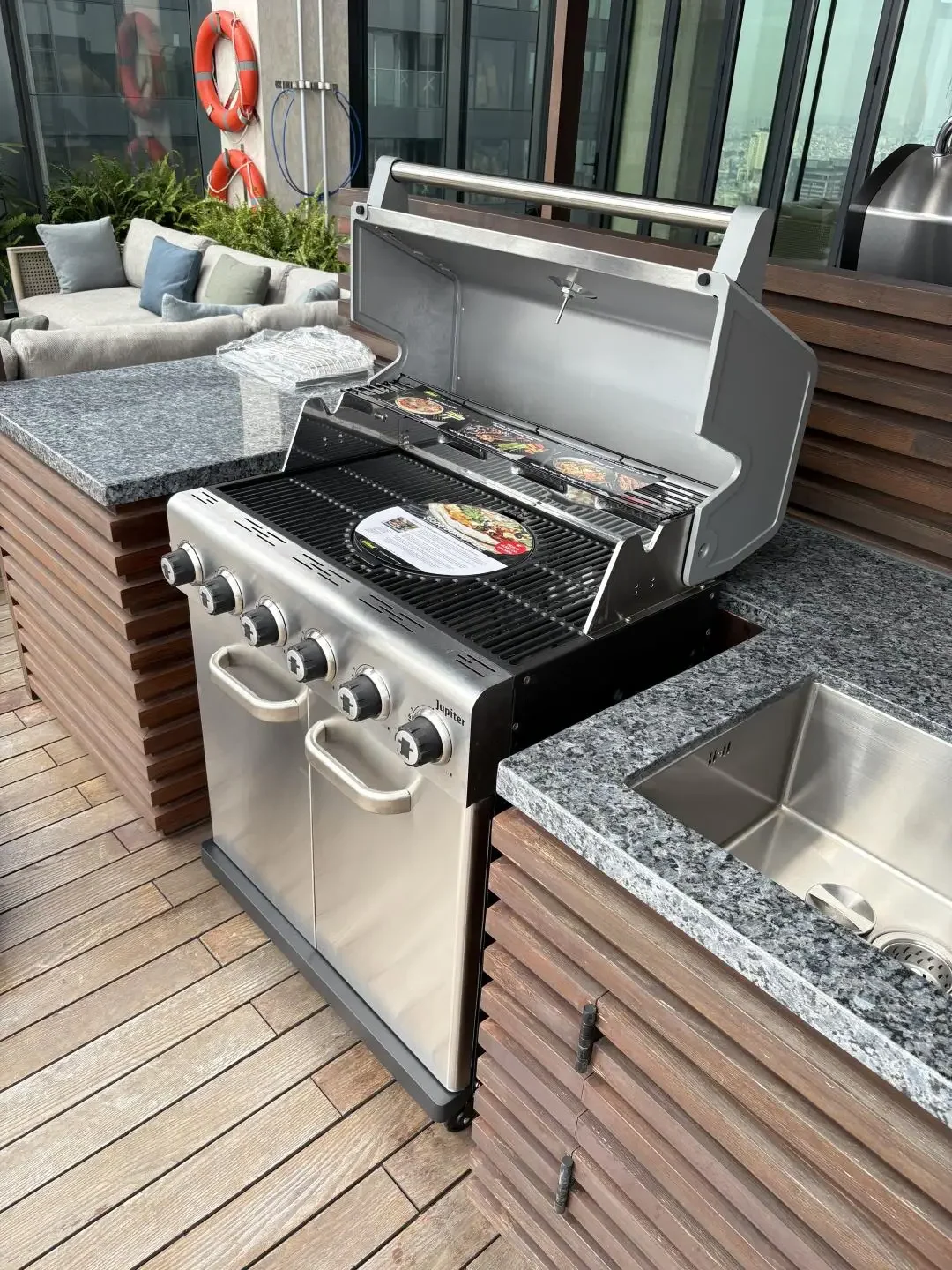 Bếp nướng gas BBQ Outback Jupiter 6 họng đốt ngoài trời