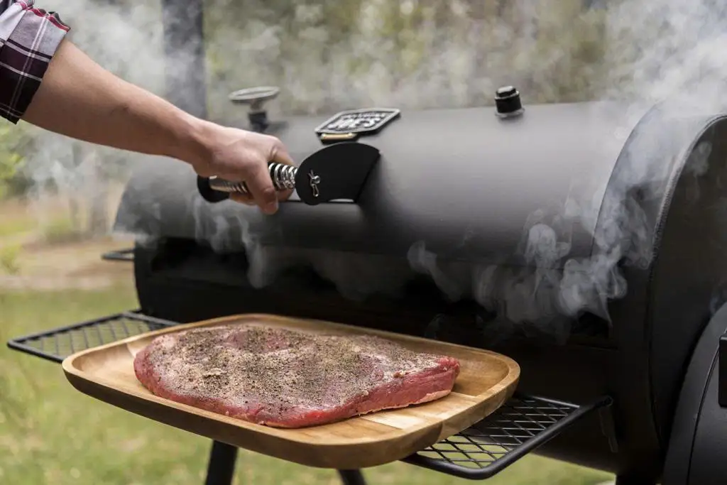 Low and slow là kỹ thuật nướng yêu cầu kiên nhẫn, nhưng nhận lại kết quả cực kì xứng đáng