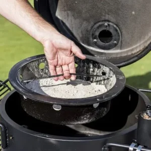 Lò nướng than xông khói Oklahoma Joes Bronco với khay than lớn