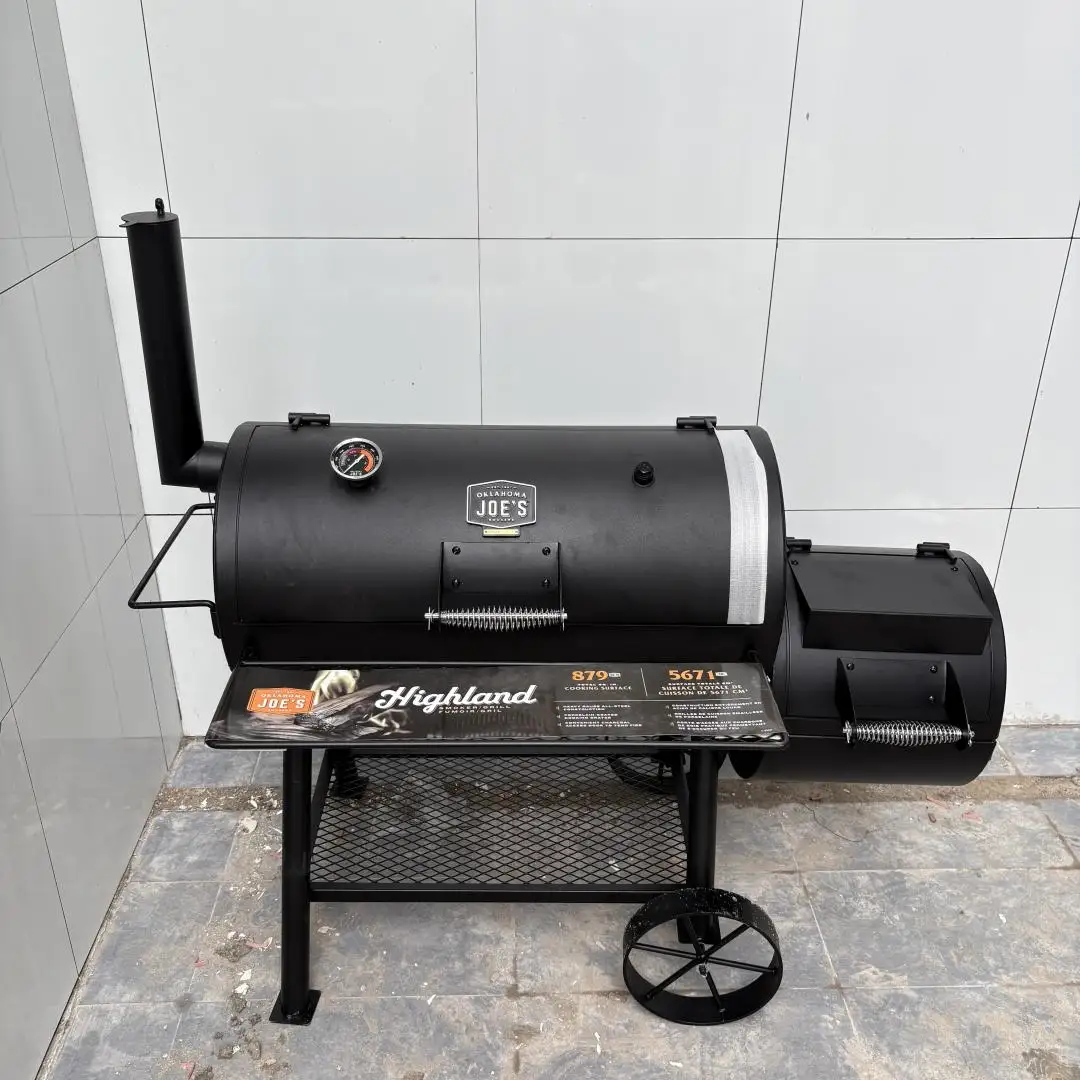 Oklahoma Joe's Offset smoker