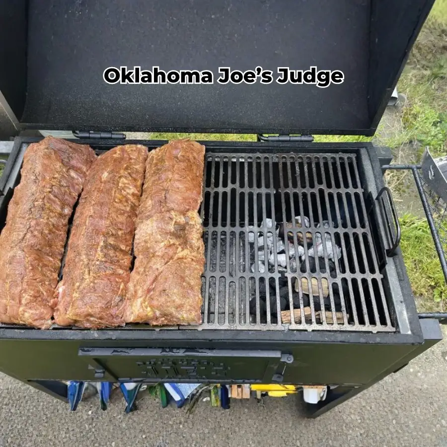 Khả năng nướng linh hoạt của bếp nướng than Oklahoma Joe's Judge
